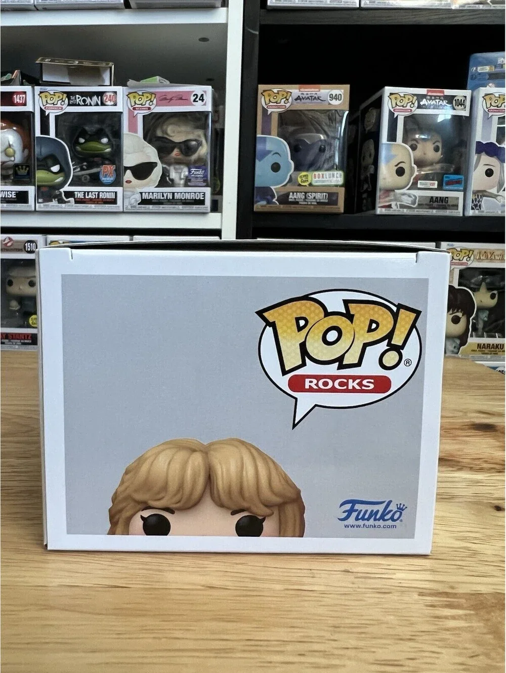 IN HAND NEW Sabrina Carpenter Funko Pop #479 Short Sweet Rocks Nightgown Vinyl